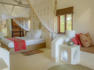 Safari Kenya si plaja Mombasa - Hotel Swahili Beach Resort 5*