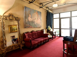 Safrano Palace