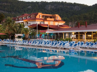 SAILOR'S BEACH CLUB