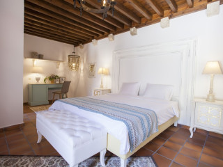 SAINT ARTEMIOS BOUTIQUE