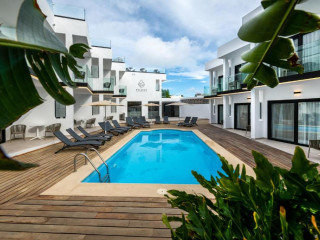 Saladar Suites Boutique