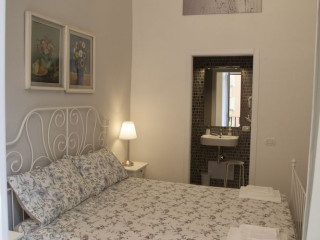 SANBIAGIO25 GUESTHOUSE