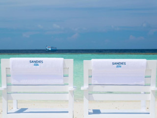 Sandies Bathala Island Resort