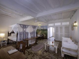 SANDIES TROPICAL VILLAGE 