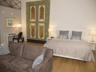 SANTA CHIARA BOUTIQUE
