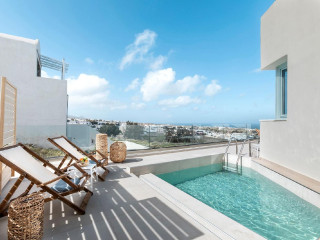 Santo Bloom Luxury Suites