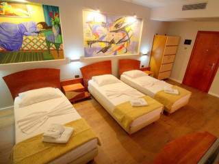 Saranda International