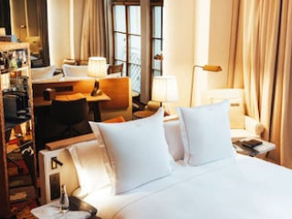 SAX PARIS, LXR HOTELS & RESORTS