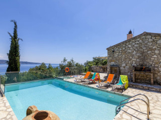 Scirocco & Folitsa Villas