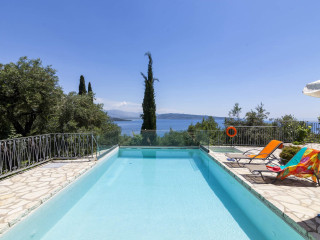 Scirocco & Folitsa Villas