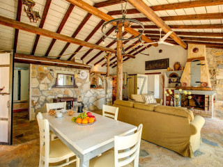 Scirocco & Folitsa Villas