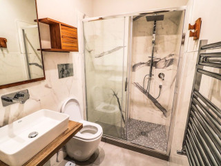 SCOGNAMIGLIO SUITES