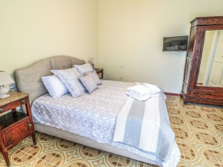 SCOGNAMIGLIO SUITES