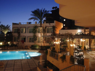Sea Garden Hotel
