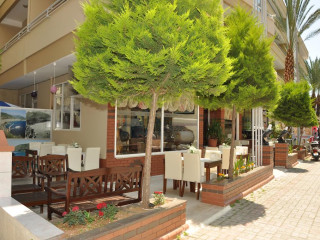 REDDOORZ PREMIUM NEAR EKKAMAI BTS STATION