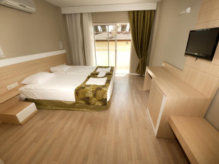 HOTEL HOLIDAY BLUE (FOST SLATINA)