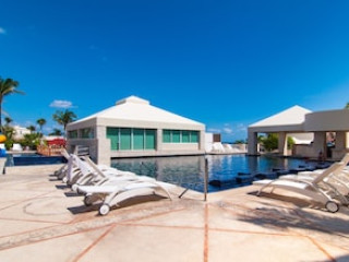 SEASIDE CONDO BY SOLYMAR