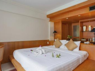 Seaview Patong Hotel