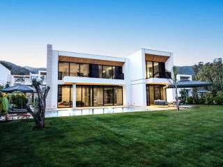 SELECTUM LUXURY DOORA