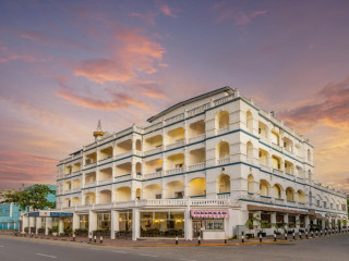 Sentrim Castle Royal