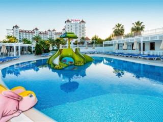 SERENIS HOTEL