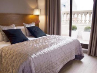 AMC Royal Hotel & Spa