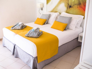 Servatur Waikiki