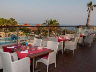 YALIPARK BEACH HOTEL