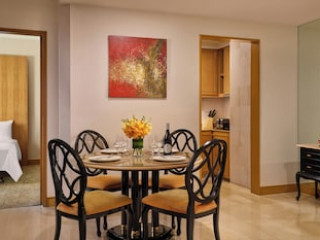 SHANGRI-LA APARTMENTS SINGAPORE