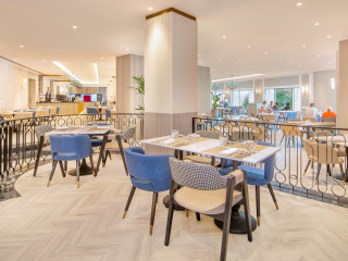 Sheraton Abu Dhabi Hotel & Resort