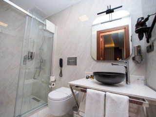 SHINING STAR HOTEL BOUTIQUE
