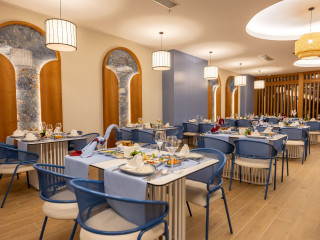 Hotel Side Moon Palace