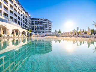 Side Moon Palace
