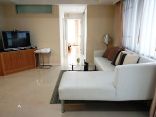 SILOM CONVENT GARDEN