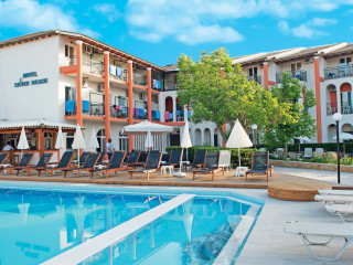 Silver Beach (Adults Only)