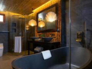 Sinae Phuket Luxury Hotel