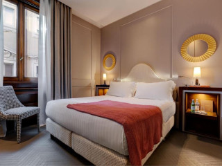 Singer Palace Hotel