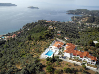 SKIATHOS CLUB HOTEL & SUITES