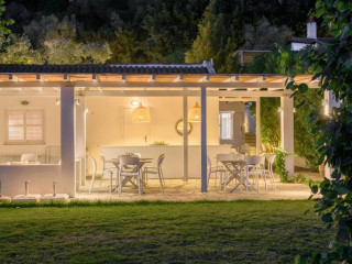 Skiathos Holidays Suites & Villas