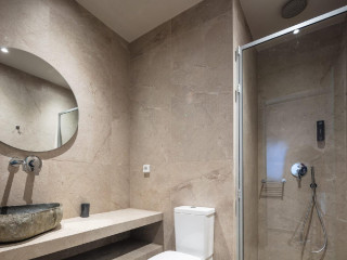 Skipper Beachfront Suites