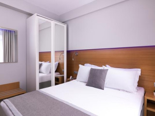 SKS Luxury Suites & Rooms