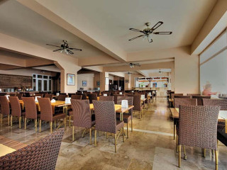 SMART STAY BEACH HOTEL
