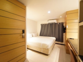 SMART SUITES