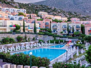 SMARTLINE THE VILLAGE RESORT & WATERPARK