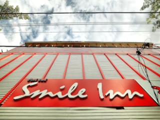 SMILE INN