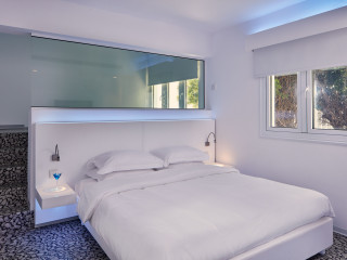 SO WHITE CLUB RESORT