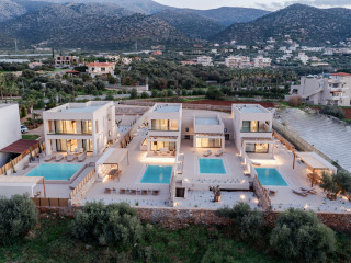 SOKRATIS LOCOLUX VILLAS& SUITES