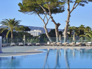GOLDEN BEACH HOTEL