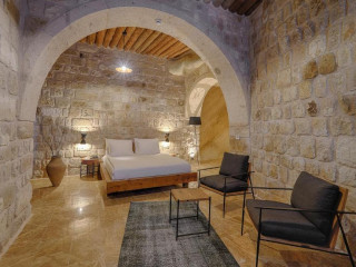 Solem Cave Suites