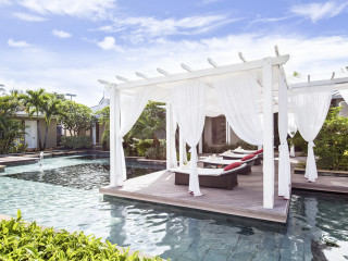 La Pirogue, A Sun Resort